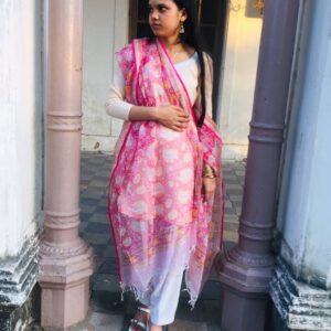 IMG1 - Handcrafted Kota Block Printed Dupatta – Pink Paisley Elegance