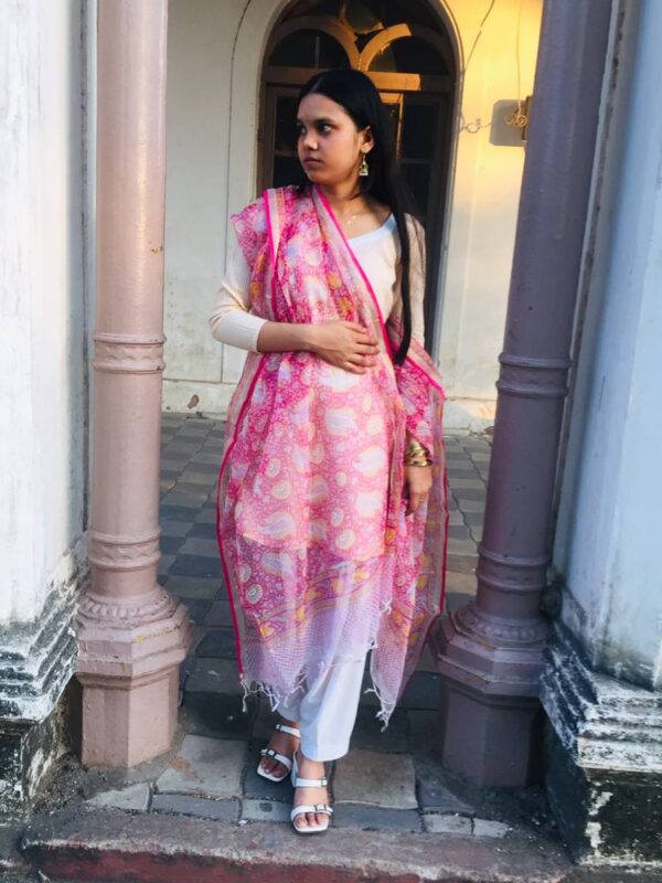 IMG1 - Handcrafted Kota Block Printed Dupatta – Pink Paisley Elegance