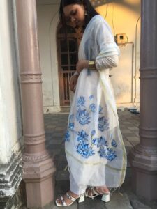 Hand-Painted Cotton Dupatta – Blue Lotus - Image 3